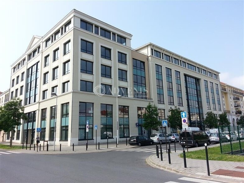 Office in Bussy-Saint-Georges for lease - Building Photo - Image 3 of 11