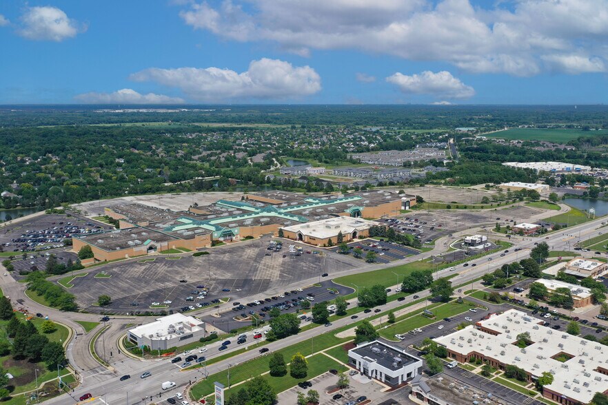 3800 E Main St, St Charles, IL à vendre - Photo du bâtiment - Image 2 de 8