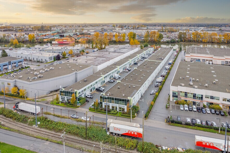 628 E Kent Ave S, Vancouver, BC à louer - Photo du bâtiment - Image 2 de 23