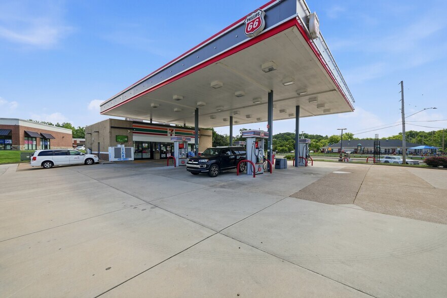 13515 Big Bend Rd, Saint Louis, MO à vendre - Photo du bâtiment - Image 2 de 9