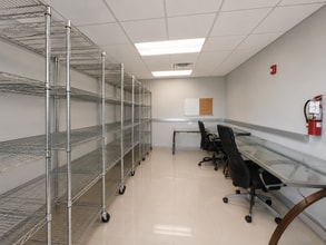 8476 SW 40th St, Miami, FL for lease Interior Photo- Image 1 of 4