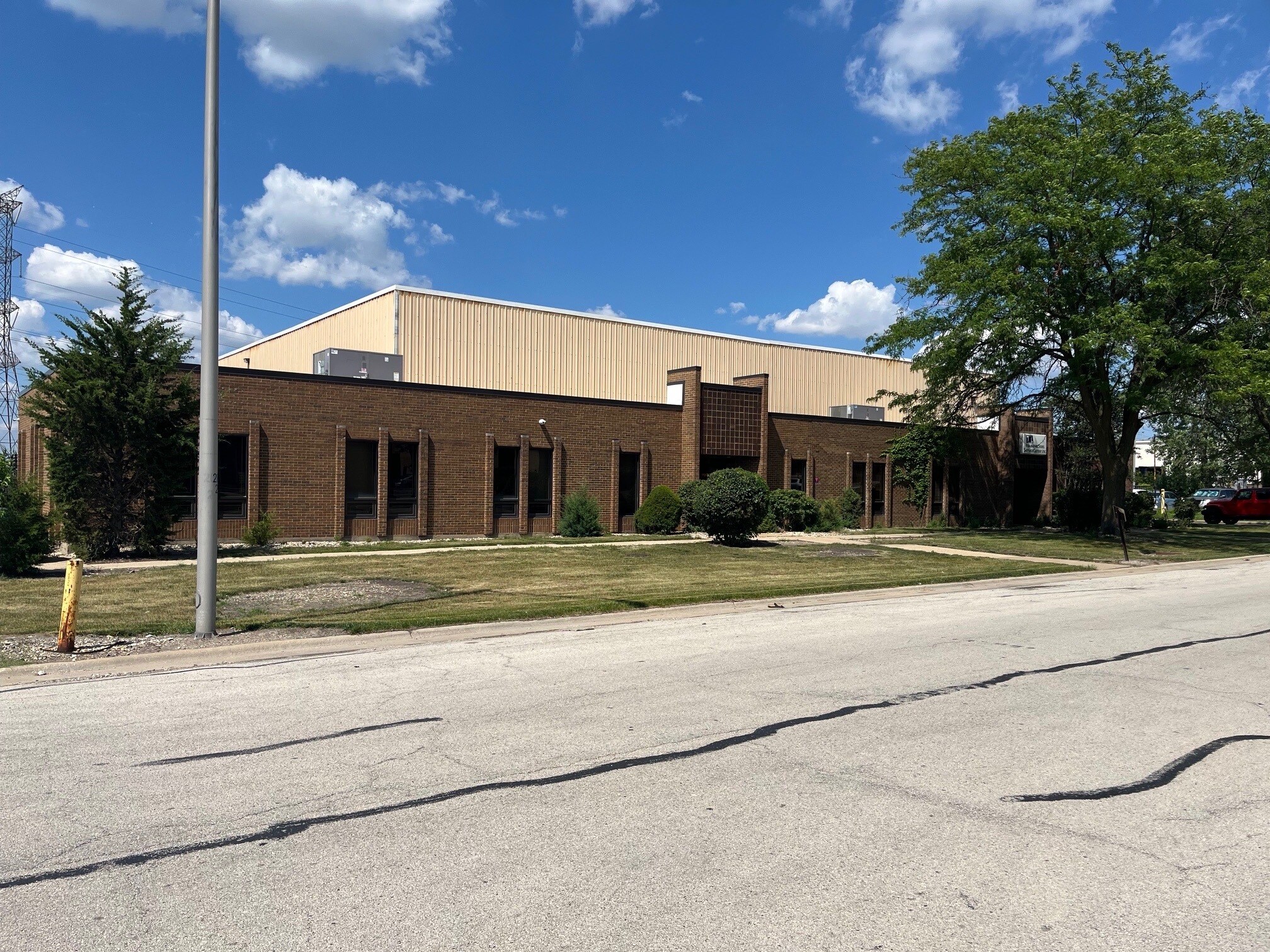 1700 W Cortland Ct, Addison, IL à vendre Photo du bâtiment- Image 1 de 1