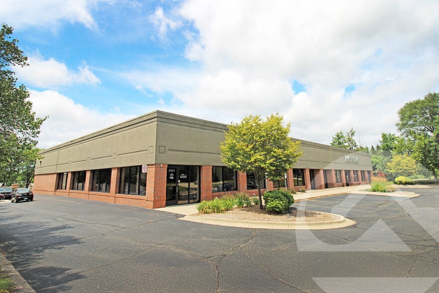 27611-27615 Halsted Rd, Farmington Hills, MI à vendre - Photo du bâtiment - Image 1 de 1