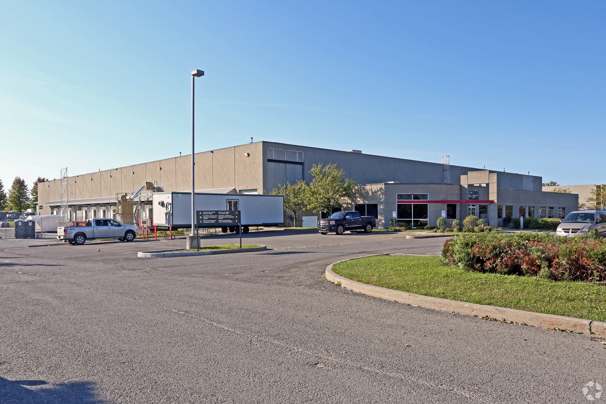 950 Ages Dr, Ottawa, ON for sale Primary Photo- Image 1 of 1