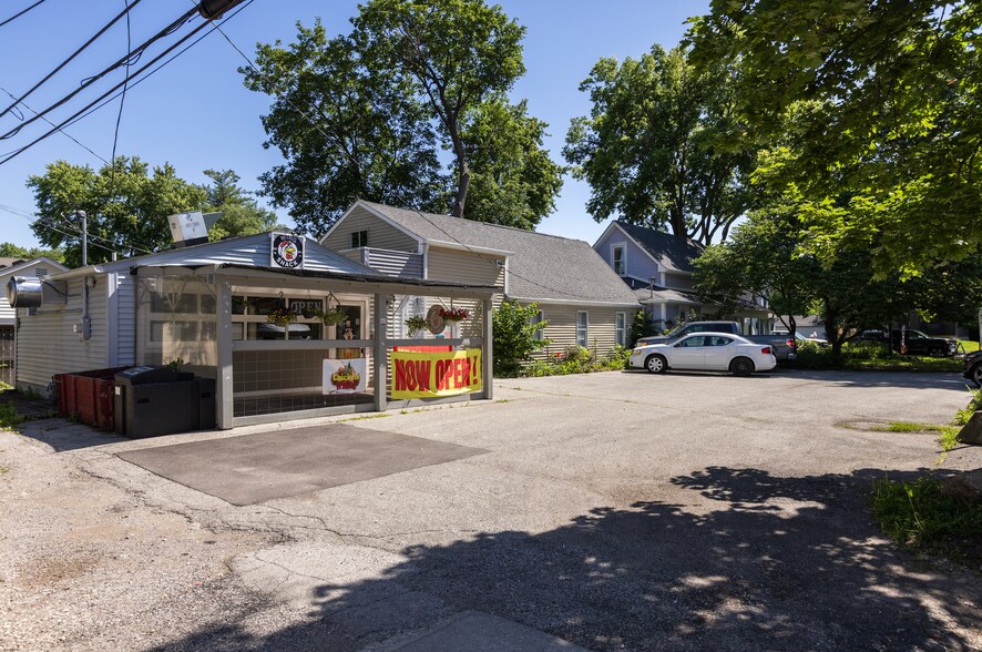 6516 Ferguson St, Indianapolis, IN à vendre - Photo du bâtiment - Image 3 de 9