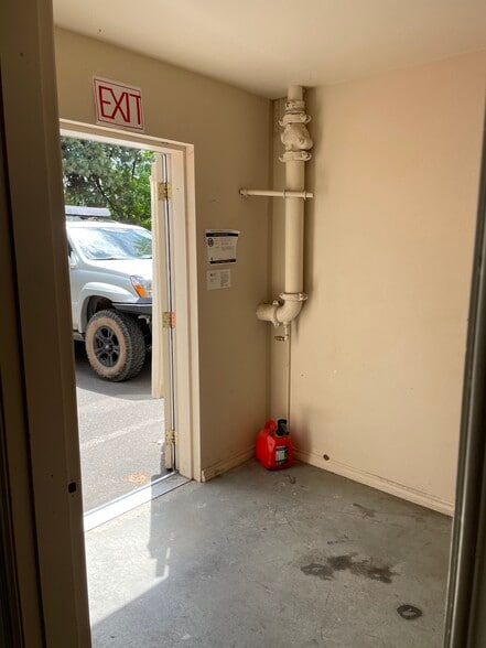 1645 NE Lytle St, Bend, OR for lease - Building Photo - Image 3 of 13