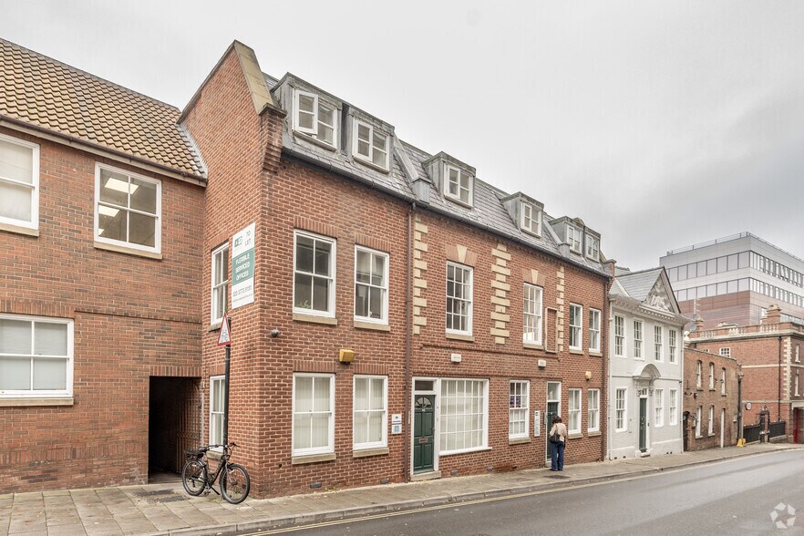 45-55 Longsmith St, Gloucester à louer - Photo du bâtiment - Image 2 de 7