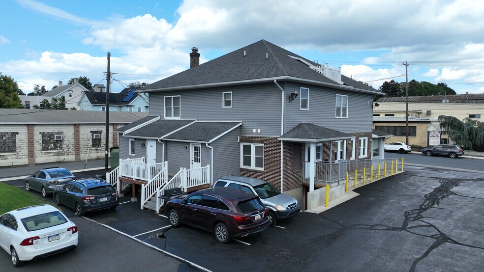550 S Main St, Nazareth, PA à vendre - Photo du bâtiment - Image 2 de 72