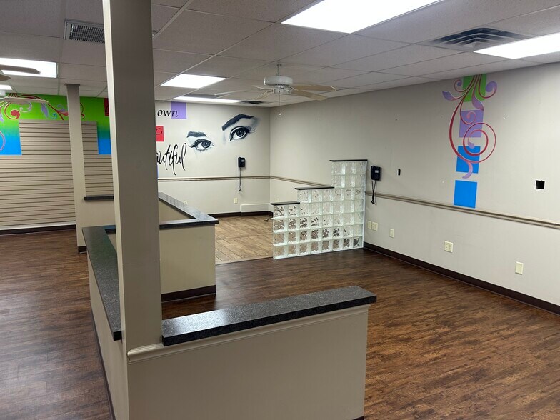 9125-9181 N Dixie Dr, Dayton, OH à louer - Photo du bâtiment - Image 3 de 16