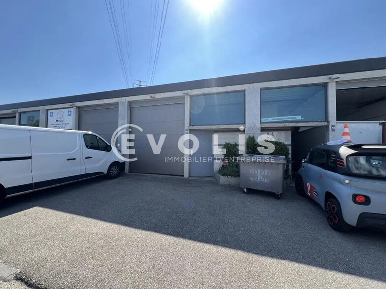 Flex in Vénissieux for lease - Building Photo - Image 2 of 10