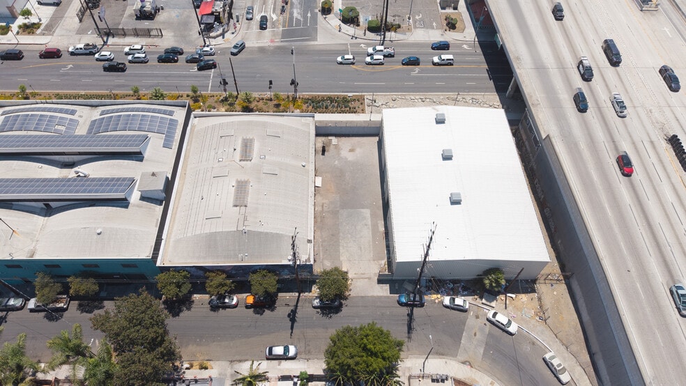 326-330 W 58th St, Los Angeles, CA for lease - Building Photo - Image 1 of 46