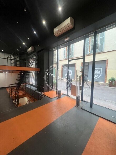 2 Rue Baour Lormian, Toulouse for lease - Interior Photo - Image 1 of 5