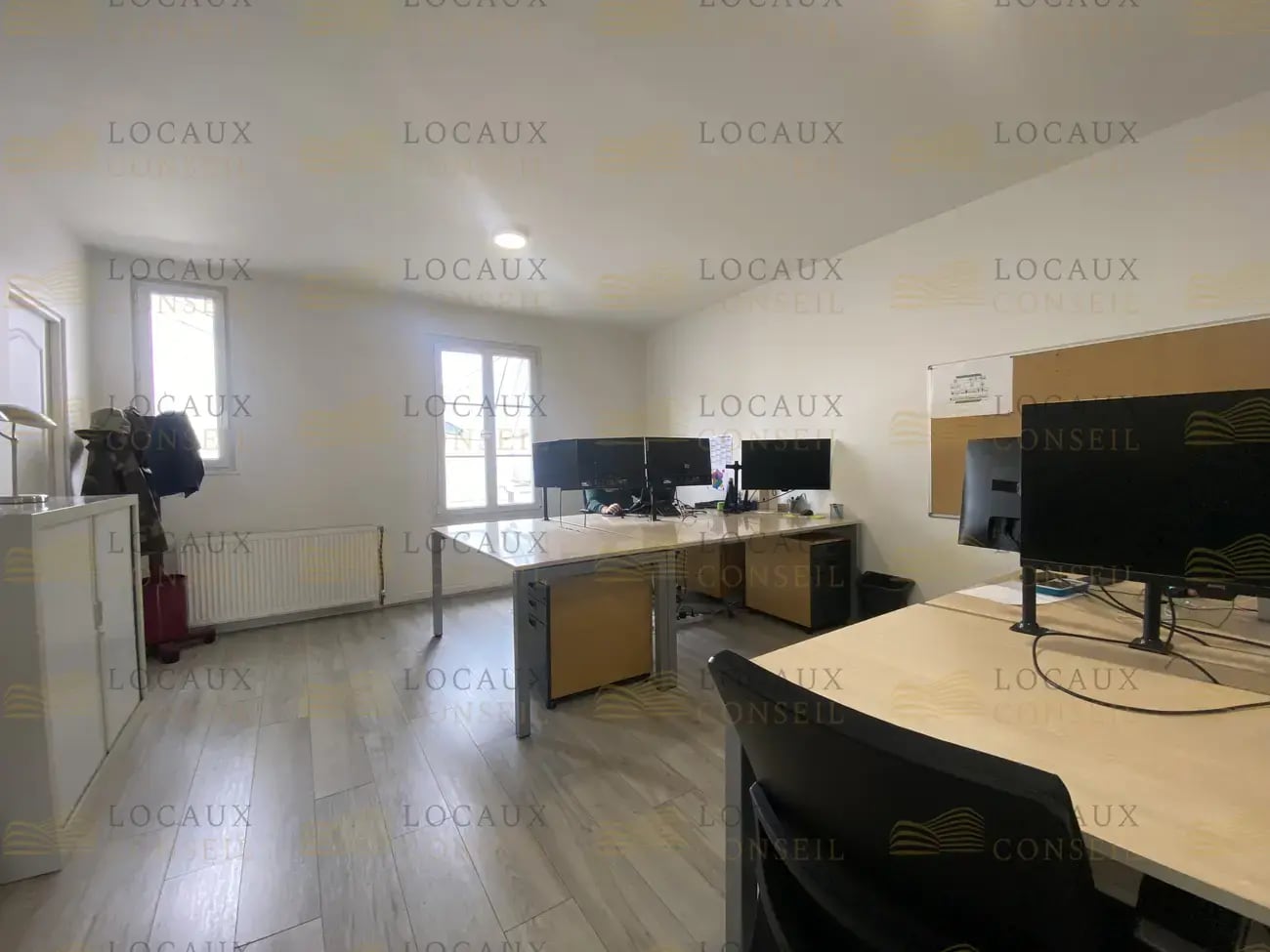 Flex in Argenteuil for lease Interior Photo- Image 1 of 12
