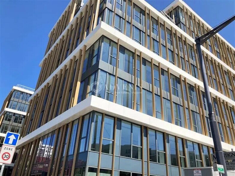 Flex in Montigny-le-Bretonneux for lease - Building Photo - Image 2 of 6