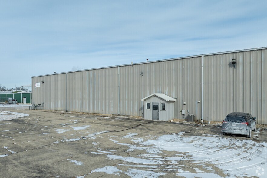100 E Quarry Rd, Rochelle, IL à vendre - Photo du bâtiment - Image 2 de 4
