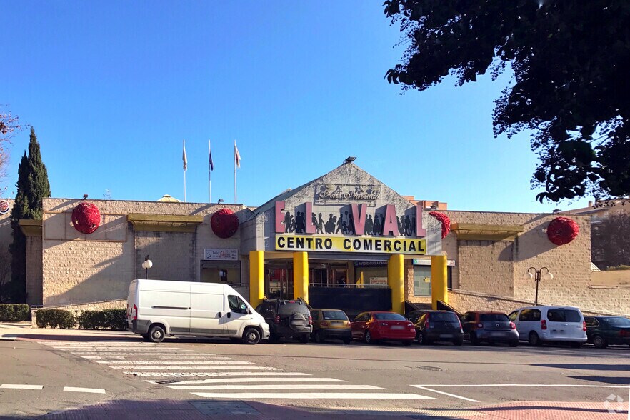 Avenida de Castilla, 6, Alcalá de Henares, Madrid à vendre - Photo du bâtiment - Image 2 de 3