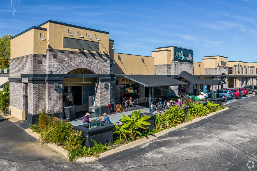 2217-2223 N College Ave, Fayetteville, AR for lease - Primary Photo - Image 1 of 6