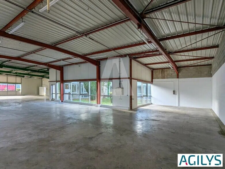 Flex in for lease - Building Photo - Image 2 of 13