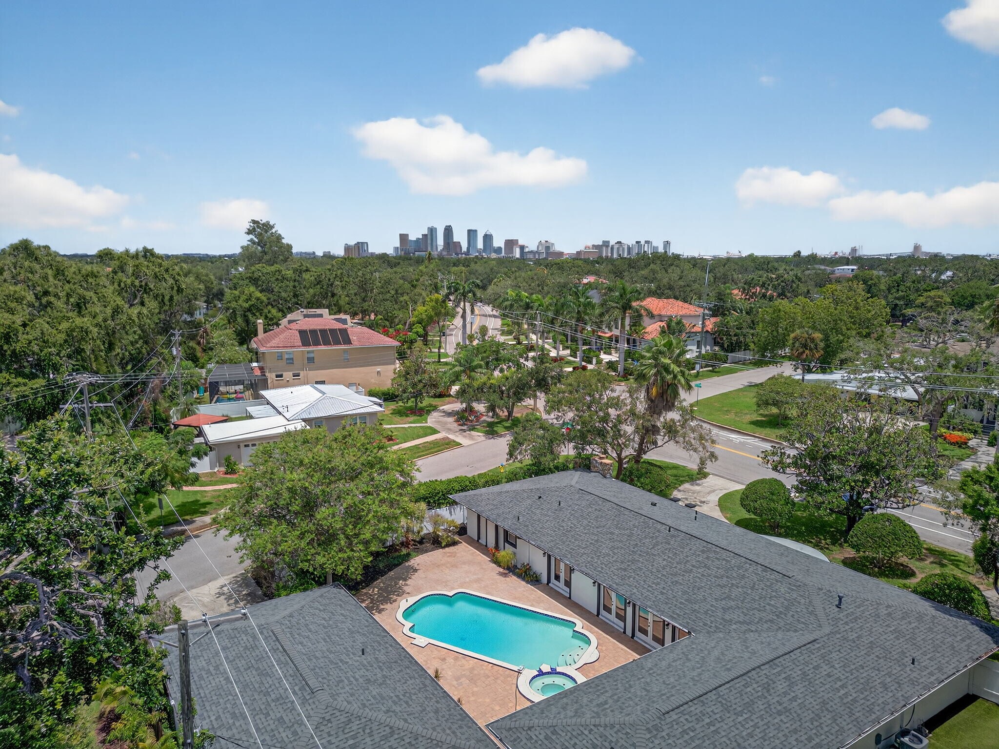 516 Lucerne Ave, Tampa, FL à vendre Photo principale- Image 1 de 18