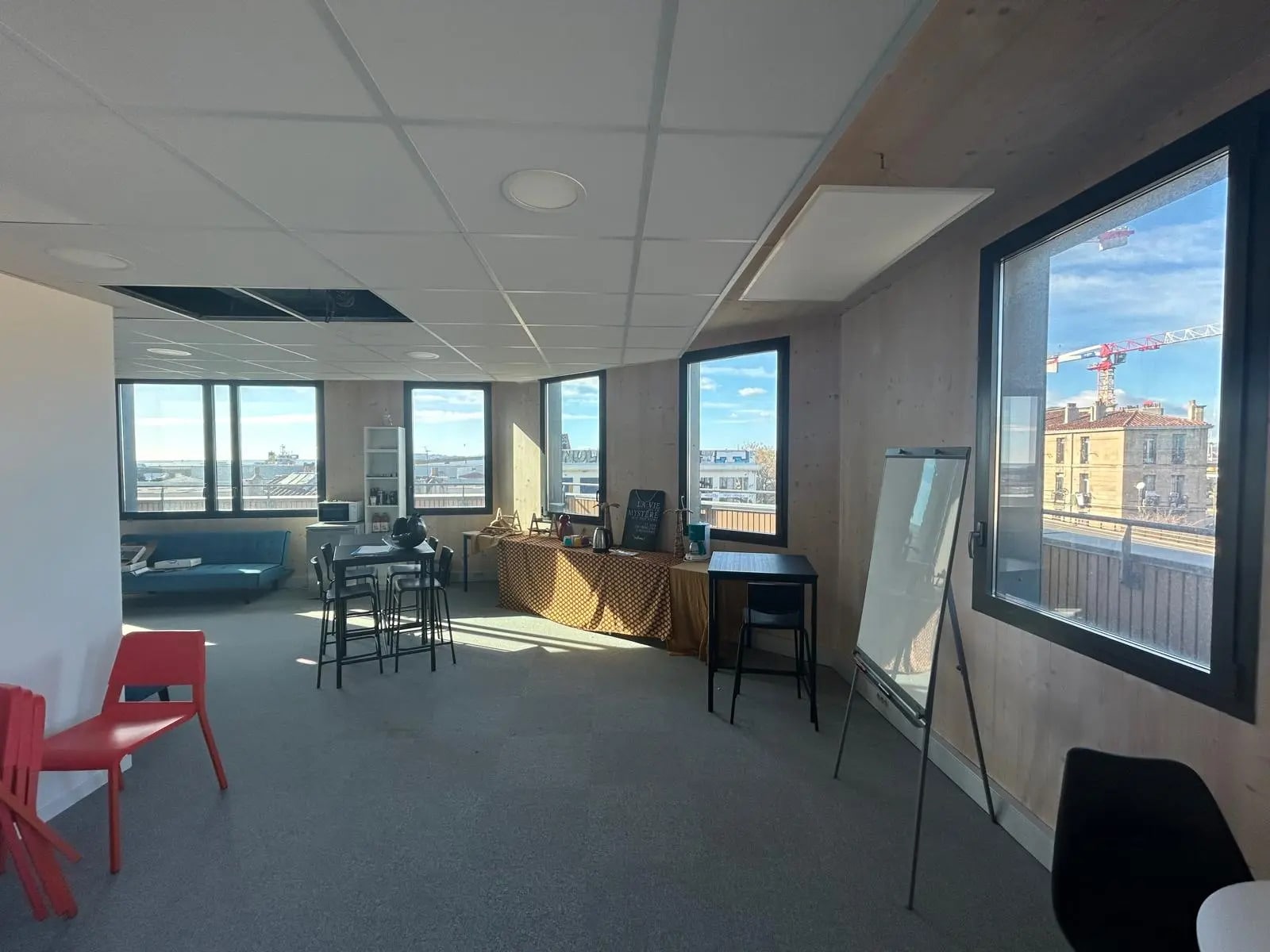 10 Place Bougainville, Marseille for lease Building Photo- Image 1 of 6