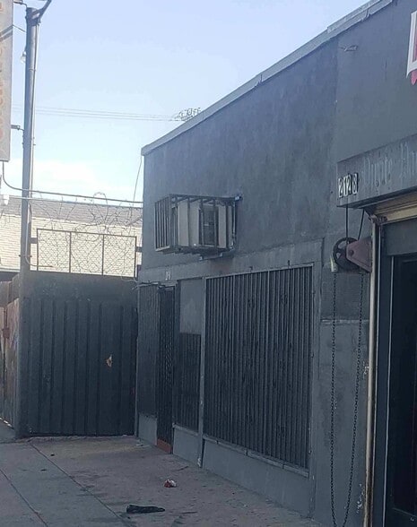2116-2132 S San Pedro St, Los Angeles, CA for lease - Building Photo - Image 2 of 11