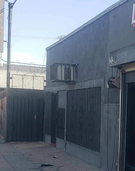 2116-2132 S San Pedro St, Los Angeles, CA à louer - Photo du bâtiment - Image 2 de 11