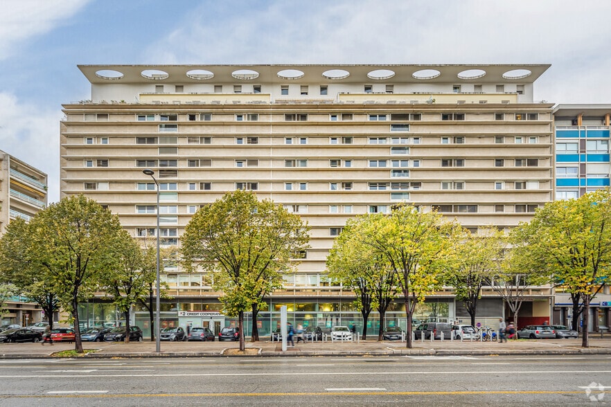 Office in Marseille for lease - Primary Photo - Image 1 of 4