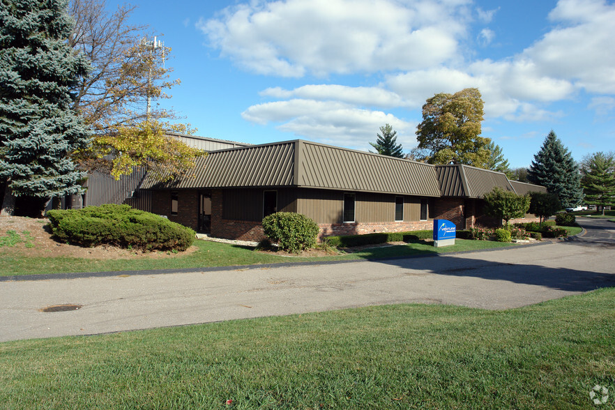 23800 Industrial Park Dr, Farmington Hills, MI à vendre - Photo principale - Image 1 de 1