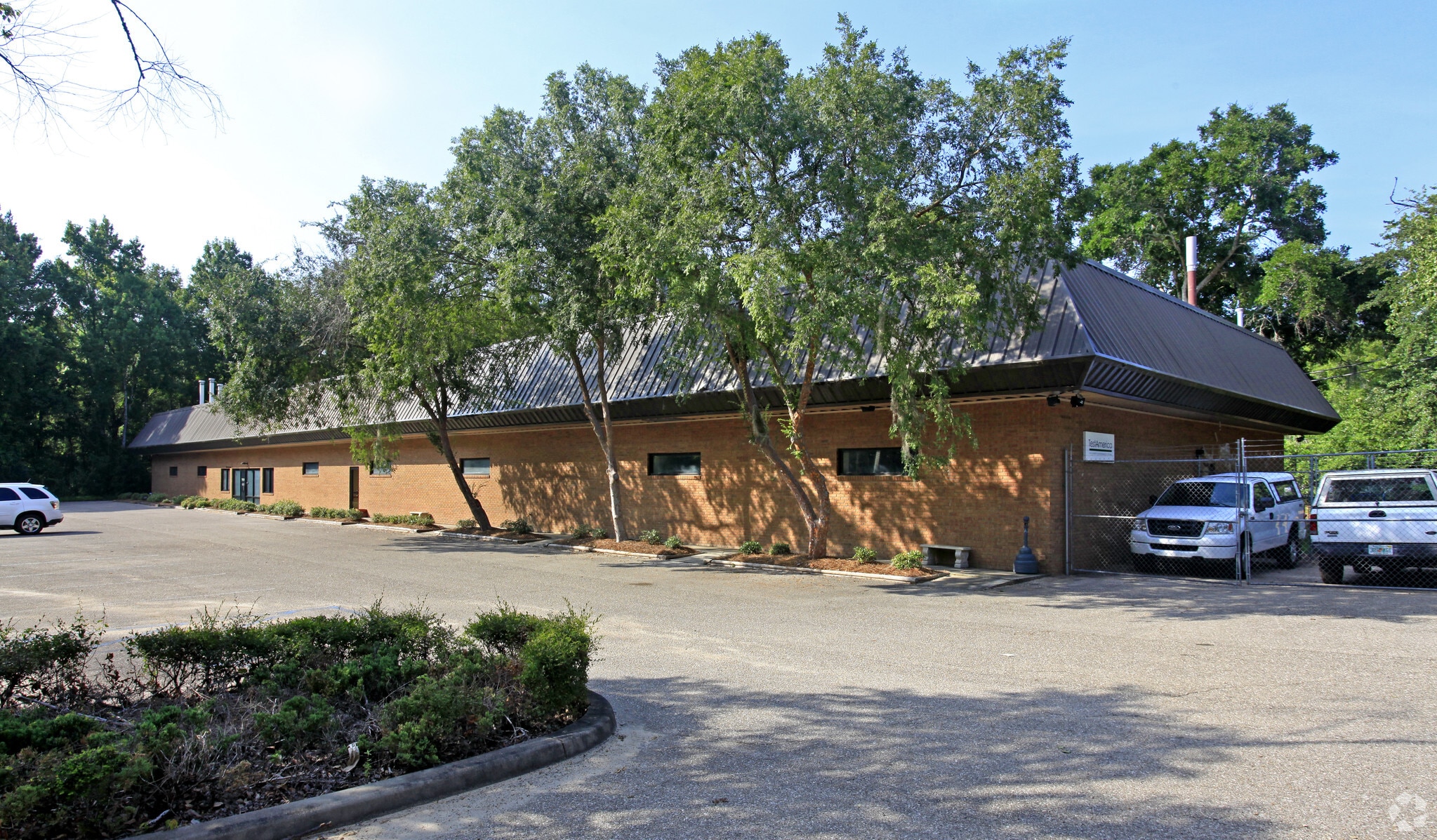 2846 Industrial Plaza Dr, Tallahassee, FL for lease Building Photo- Image 1 of 13