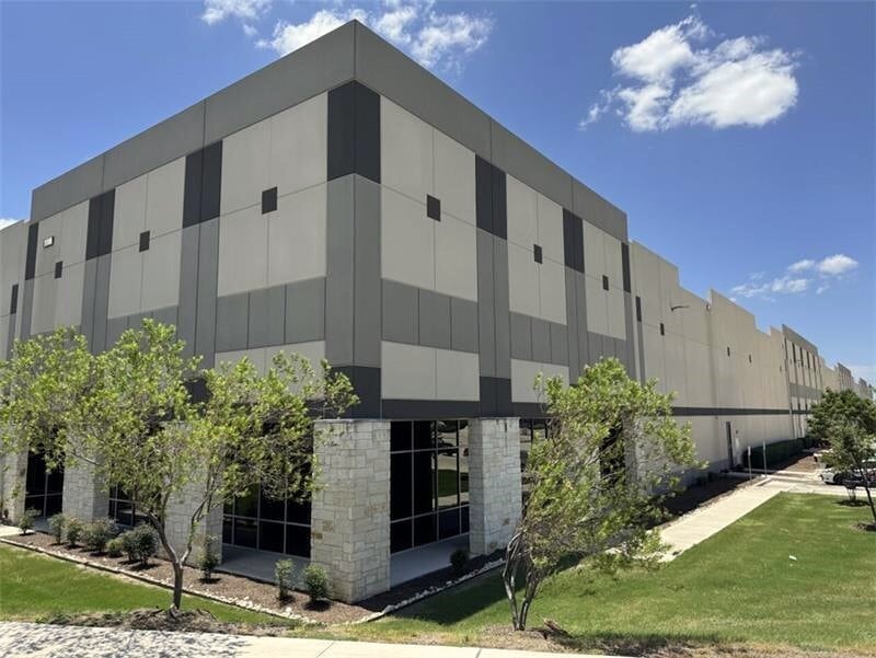 1980 Kohlers Crossing, Kyle, TX for lease Interior Photo- Image 1 of 3