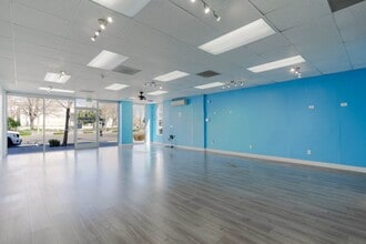 516 W Lancaster Blvd, Lancaster, CA à louer Photo du bâtiment- Image 1 de 18