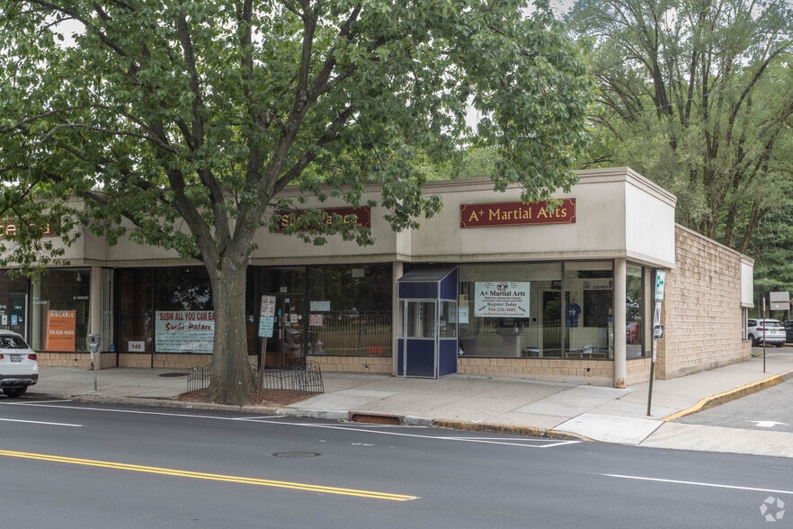 132-150 Middle Neck Rd, Great Neck, NY à louer - Photo du bâtiment - Image 3 de 4