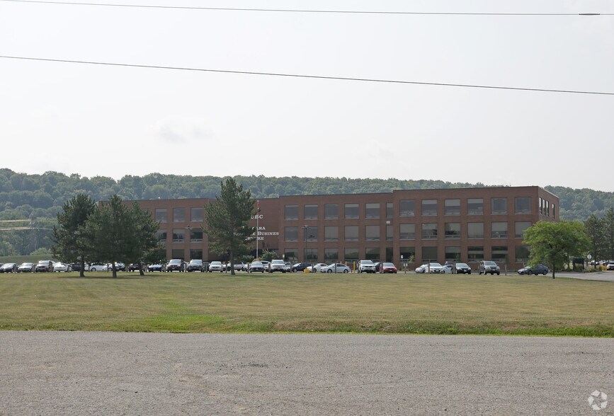 509 Glendale Av, Niagara On The Lake, ON à louer - Photo du bâtiment - Image 1 de 2