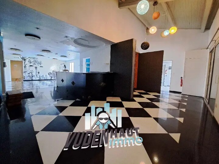 Retail in Portet-sur-Garonne for lease - Interior Photo - Image 2 of 9