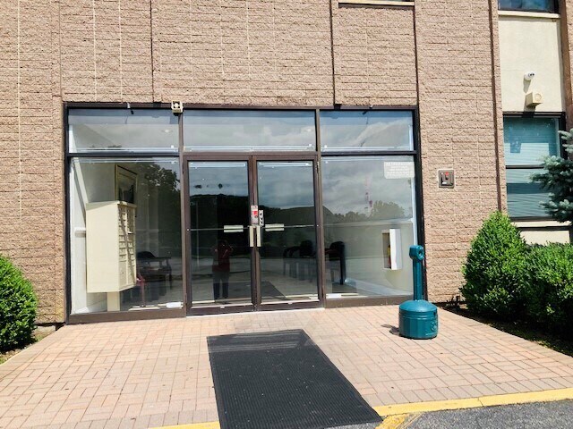 2233 Nesconset Hwy, Lake Grove, NY à louer - Photo du bâtiment - Image 2 de 9