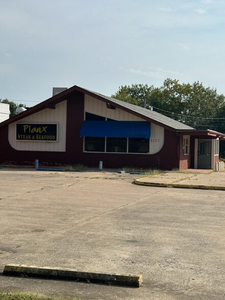 3121 E Frank Phillips Blvd, Bartlesville, OK for sale - Building Photo - Image 3 of 4