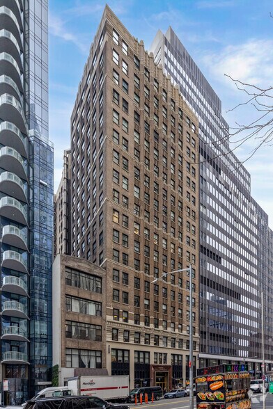 11 Park Pl, New York, NY à louer - Photo du bâtiment - Image 3 de 6