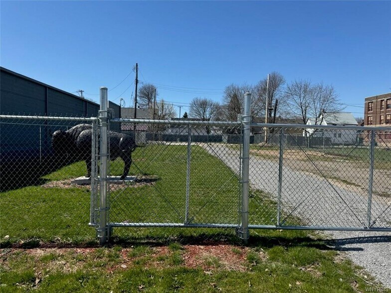 1535 S Park Ave, Buffalo, NY à vendre - Photo du bâtiment - Image 2 de 3