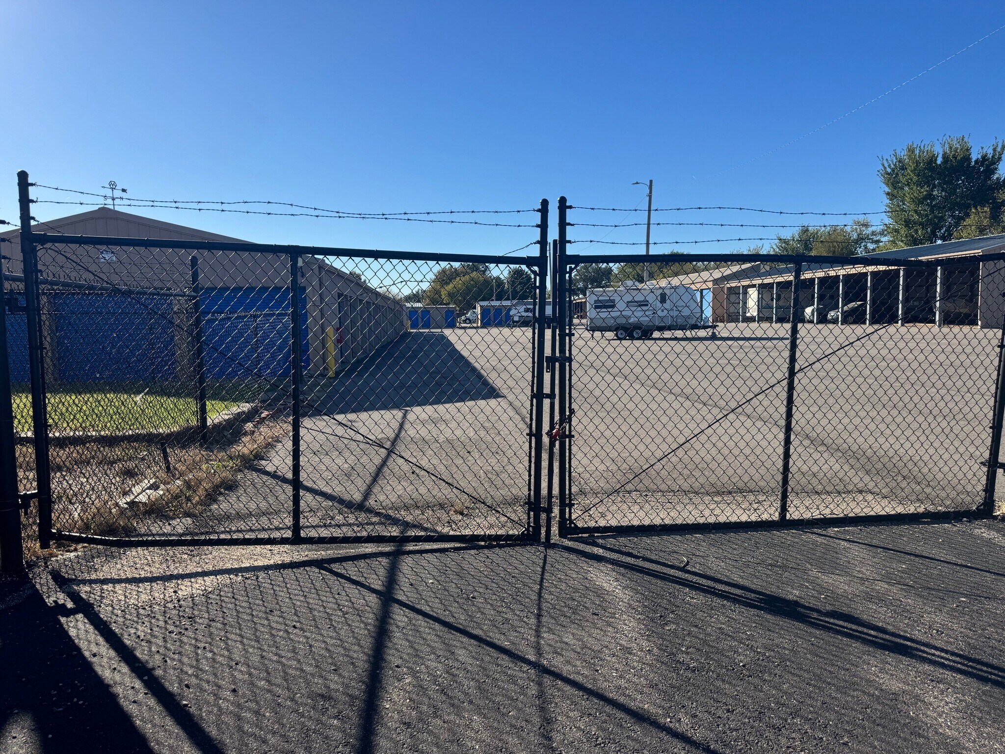 3401 N Hillside Ave, Wichita, KS for lease Building Photo- Image 1 of 8
