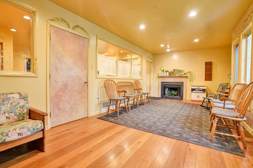 1220 Valley Forge Rd, Phoenixville, PA à vendre - Photo du bâtiment - Image 3 de 9