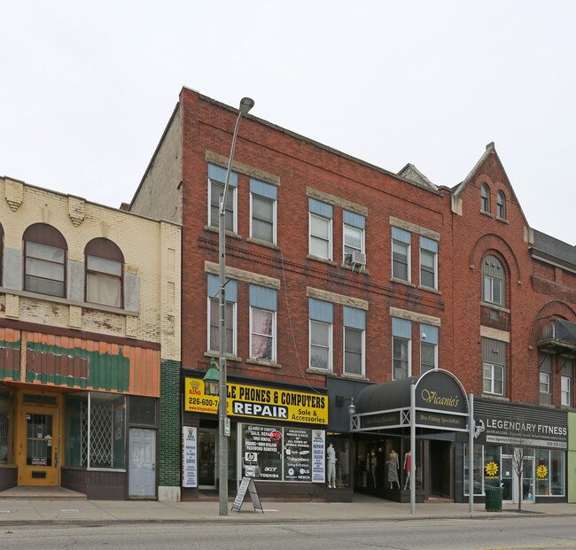 Plus de détails pour 624-630 King St E, Cambridge, ON - Bureau à louer