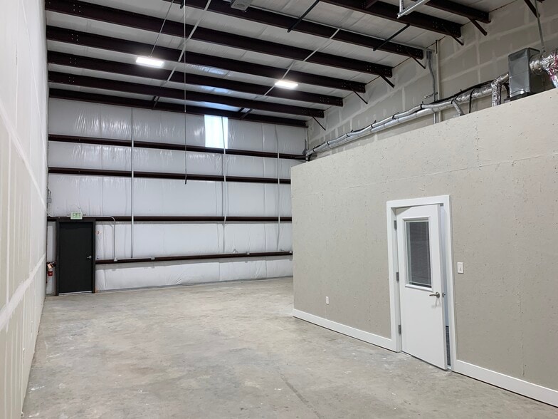 1922 Choate Pky, Celina, TX for lease - Interior Photo - Image 3 of 29