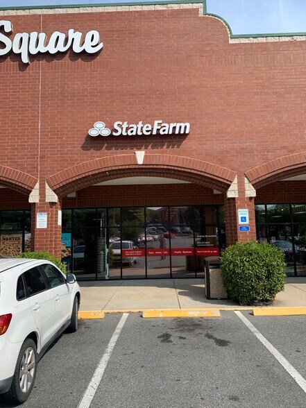 2728-2750 Celanese Rd, Rock Hill, SC à louer - Photo du bâtiment - Image 2 de 7