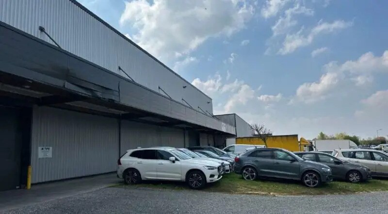 1 Avenue Beaumontoir, Louvres à louer - Photo du bâtiment - Image 3 de 24