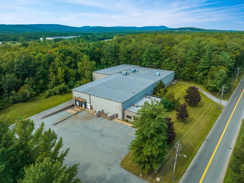 77 Servistar Industrial Way, Westfield, MA for lease - Building Photo - Image 1 of 9