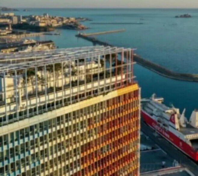 Retail in Marseille for lease - Building Photo - Image 2 of 5