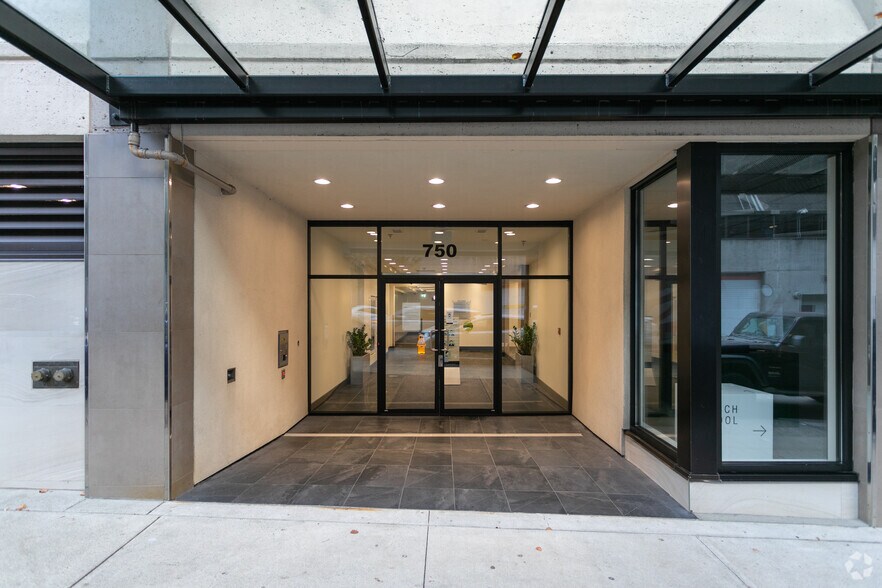 750 Cambie St, Vancouver, BC à louer - Photo du bâtiment - Image 3 de 10