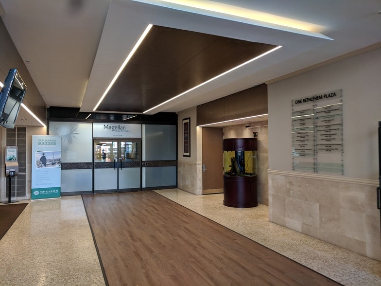 1 W Broad St, Bethlehem, PA for lease - Interior Photo - Image 2 of 2
