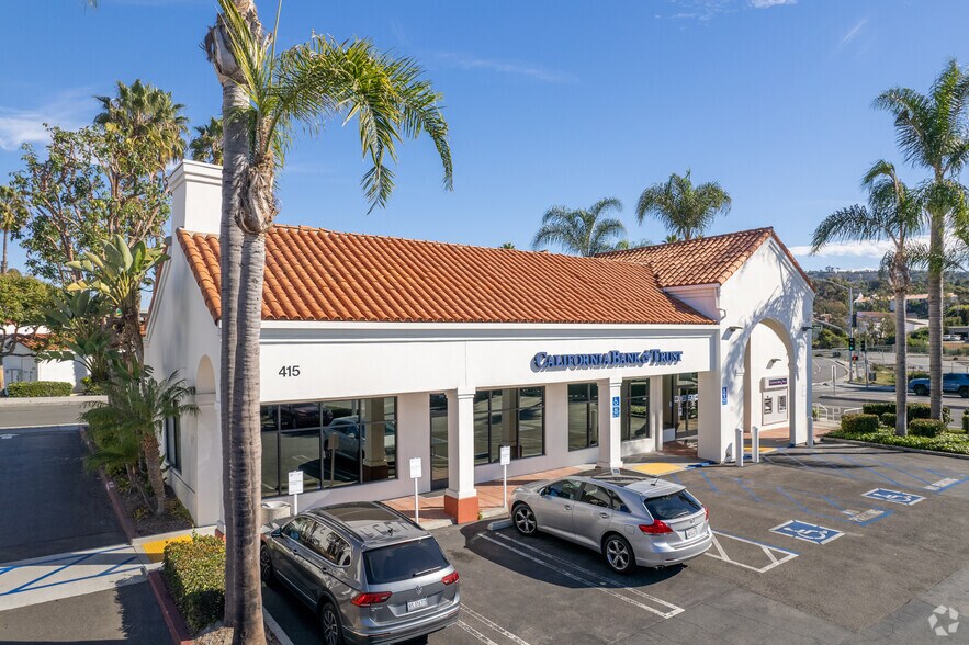 415 E Avenida Pico, San Clemente, CA à louer - Photo du bâtiment - Image 3 de 5