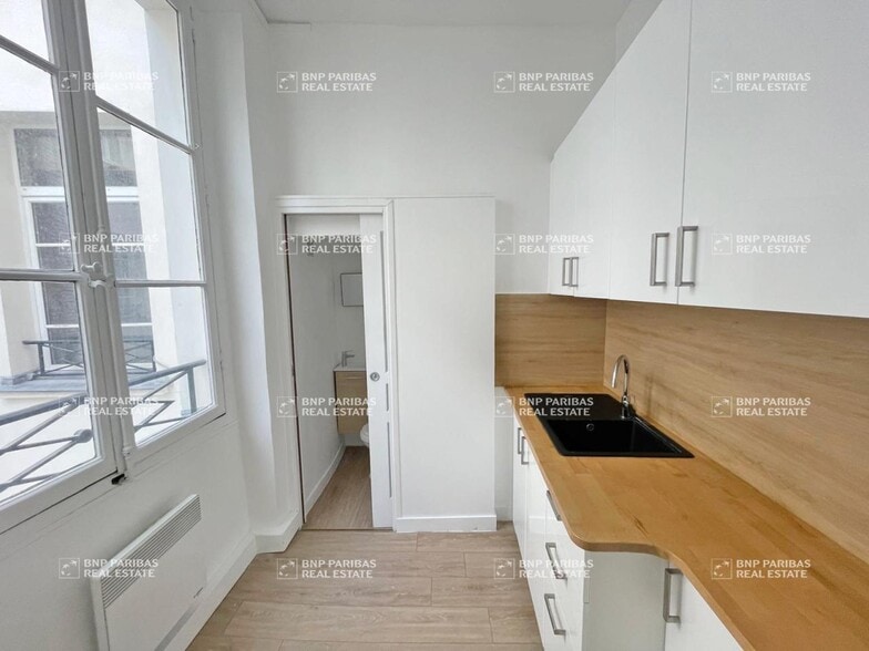 47 Rue Berger, Paris for sale - Interior Photo - Image 3 of 10
